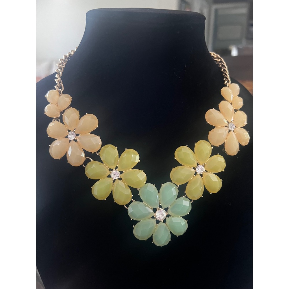 Pastel Floral Statement Necklace Vtg Style Chunky Gold Tone Daisy Bib Jewelry